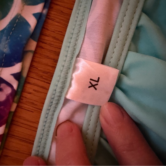 Amazon Kids Rainbow Scales Rashguard Set - Picture 3 of 5